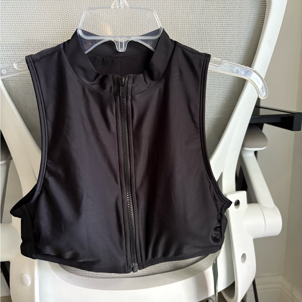 Black Sleeveless Zip-Up Vest